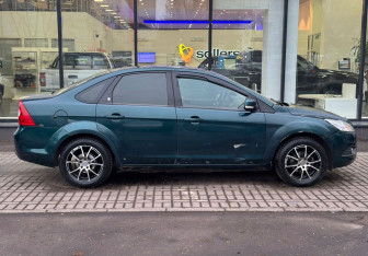 Подержанный автомобиль Ford Focus Sedan 2008 года (4 фото)