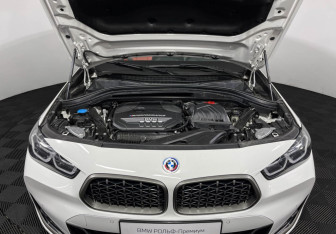Подержанный автомобиль BMW X2 2022 года (10 фото)