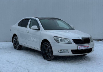 Подержанный автомобиль Skoda Octavia Liftback 2013 года (3 фото)