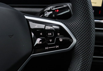 Подержанный автомобиль Volkswagen Tiguan 2025 года (32 фото)