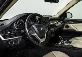 Подержанный автомобиль BMW X5 2014 года (10 фото)