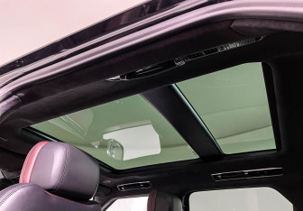 Подержанный автомобиль Land Rover Range Rover Sport 2023 года (19 фото)