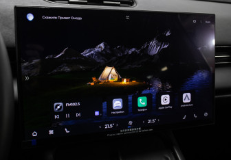 Подержанный автомобиль Omoda C7 2025 года (19 фото)