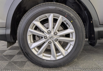 Подержанный автомобиль Nissan Qashqai 2014 года (12 фото)