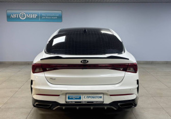 Подержанный автомобиль Kia K5 2020 года (6 фото)