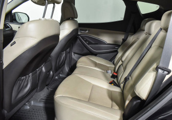 Подержанный автомобиль Hyundai Santa Fe 2015 года (18 фото)