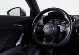 Подержанный автомобиль Audi TTS Coupe 2015 года (13 фото)