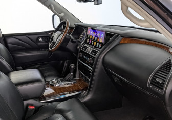 Подержанный автомобиль Infiniti QX80 2017 года (13 фото)