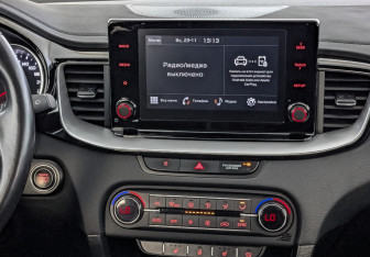 Подержанный автомобиль Kia Ceed Hatchback 2022 года (17 фото)