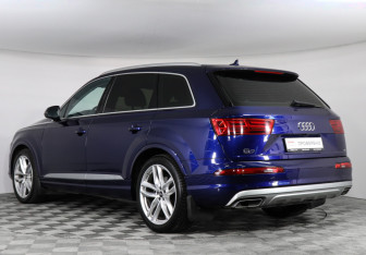 Подержанный автомобиль Audi Q7 2019 года (7 фото)