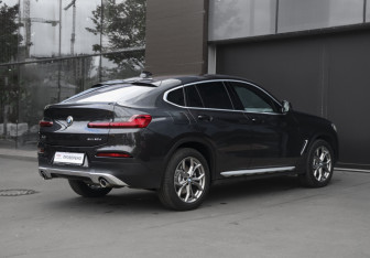 Подержанный автомобиль BMW X4 2019 года (7 фото)