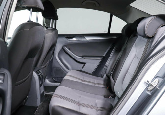 Подержанный автомобиль Volkswagen Jetta Sedan 2016 года (17 фото)