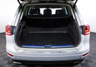 Подержанный автомобиль Volkswagen Touareg 2014 года (10 фото)