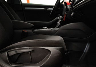 Подержанный автомобиль Audi A3 Sedan 2017 года (28 фото)