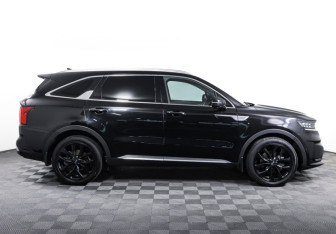 Подержанный автомобиль Kia Sorento 2020 года (4 фото)