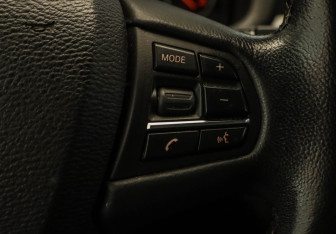 Подержанный автомобиль BMW X3 2014 года (11 фото)