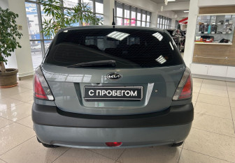 Подержанный автомобиль Kia Rio Hatchback 2007 года (6 фото)
