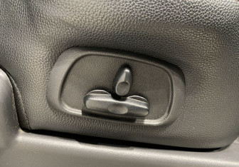 Подержанный автомобиль Mitsubishi Pajero 2014 года (18 фото)