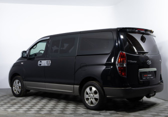 Подержанный автомобиль Hyundai Grand Starex 2016 года (6 фото)