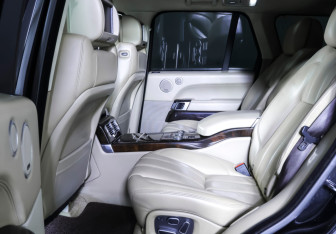 Подержанный автомобиль Land Rover Range Rover 2015 года (11 фото)