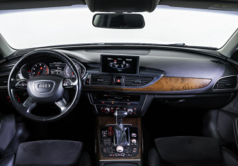 Подержанный автомобиль Audi A6 Sedan 2014 года (17 фото)