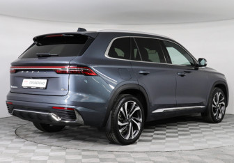 Подержанный автомобиль Geely Monjaro 2023 года (5 фото)