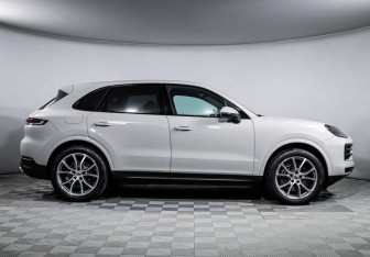 Подержанный автомобиль Porsche Cayenne 2024 года (4 фото)