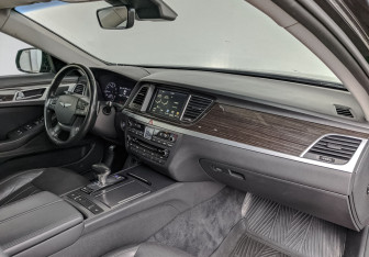 Подержанный автомобиль Genesis G80 2019 года (15 фото)