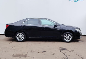 Подержанный автомобиль Toyota Camry Sedan 2013 года (4 фото)
