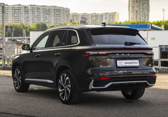 Подержанный автомобиль Geely Monjaro 2024 года (8 фото)
