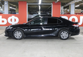 Подержанный автомобиль Toyota Camry Sedan 2020 года (8 фото)