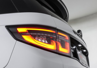 Подержанный автомобиль Land Rover Discovery Sport 2015 года (22 фото)