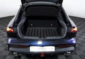 Подержанный автомобиль Changan UNI-V 2023 года (10 фото)