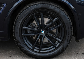 Подержанный автомобиль BMW X3 2018 года (24 фото)