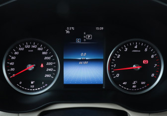 Подержанный автомобиль Mercedes-Benz GLC Coupe 2021 года (11 фото)