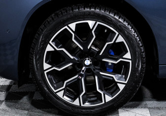Подержанный автомобиль BMW X3 2025 года (15 фото)