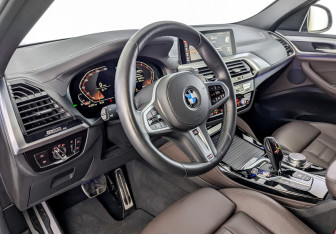 Подержанный автомобиль BMW X4 2021 года (16 фото)