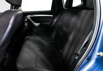 Подержанный автомобиль Nissan Terrano 2017 года (10 фото)