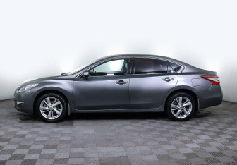 Подержанный автомобиль Nissan Teana 2014 года (3 фото)