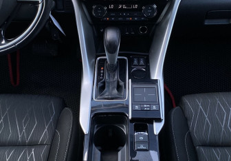 Подержанный автомобиль Mitsubishi Eclipse Cross 2018 года (13 фото)