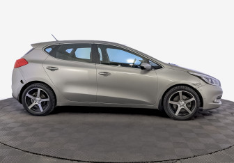 Подержанный автомобиль Kia Ceed Hatchback 2014 года (4 фото)