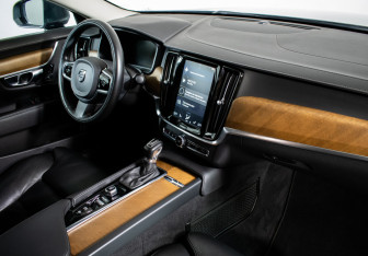 Подержанный автомобиль Volvo S90 2019 года (11 фото)