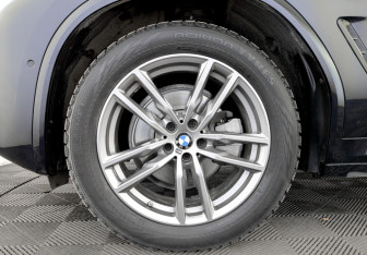 Подержанный автомобиль BMW X3 2021 года (18 фото)