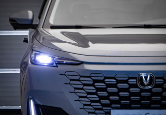 Подержанный автомобиль Changan UNI-K 2024 года (37 фото)