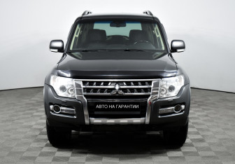 Подержанный автомобиль Mitsubishi Pajero 2014 года (2 фото)