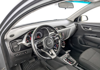 Подержанный автомобиль Kia Rio Hatchback 2021 года (16 фото)