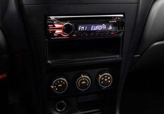 Подержанный автомобиль Nissan Almera Classic 2011 года (18 фото)