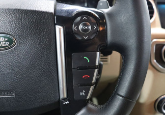 Подержанный автомобиль Land Rover Discovery 2014 года (18 фото)