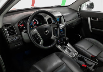 Подержанный автомобиль Chevrolet Captiva 2013 года (7 фото)