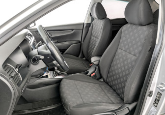 Подержанный автомобиль Kia Rio Sedan 2018 года (20 фото)